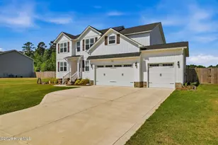 151 Enfield Dr, Carthage, NC 28327 - Photo 2