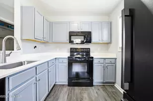 311 Snow Bell Ct, Richlands, NC 28574 - Photo 2