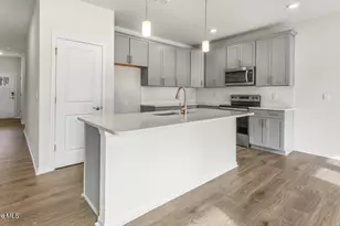 409 Conifer St, Sanford, NC 27332 - Photo 6