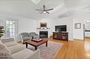 1910 Erin Ct, Wilmington, NC 28403 - Photo 4