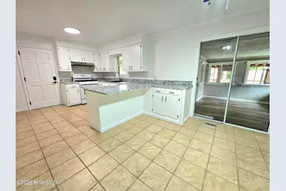 1018 Karen Drive, New Bern, NC 28562 - Photo 10