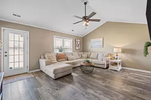 108 High Cottage Ln, Richlands, NC 28574 - Photo 4