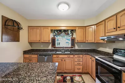 4925 Pleasant Oaks Drive, Wilmington, NC 28412 - Photo 16