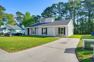 213 Village Dr, Jacksonville, NC 28546 - Photo 2