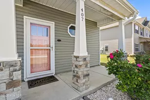 407 Canoe Ln, Swansboro, NC 28584 - Photo 2