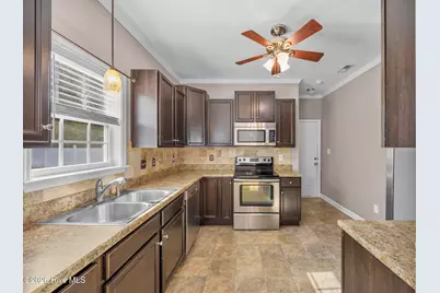211 Wedgefield Circle, Maple Hill, NC 28454 - Photo 12