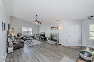 126 Forest Bluff Dr, Jacksonville, NC 28540 - Photo 4