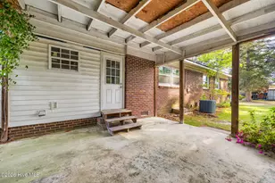 302 W 3rd Ave, Raeford, NC 28376 - Photo 4