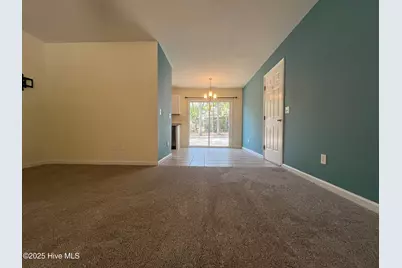 907 N Sycamore Street, Aberdeen, NC 28315 - Photo 2