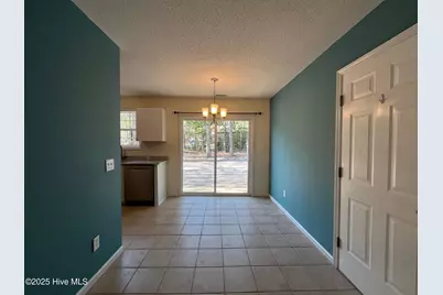 907 N Sycamore Street, Aberdeen, NC 28315 - Photo 4