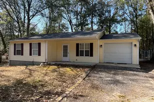 907 N Sycamore St, Aberdeen, NC 28315 - Photo 1