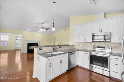 201 Quincy Court, New Bern, NC 28560 - Photo 8