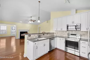 201 Quincy Ct, New Bern, NC 28560 - Photo 8