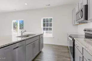 712 Lazy Elm Ln, Aberdeen, NC 28315 - Photo 8
