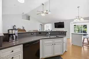 100 Mulberry Cir, Hampstead, NC 28443 - Photo 10
