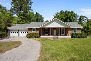 611 Hubert Blvd, Hubert, NC 28539 - Photo 2
