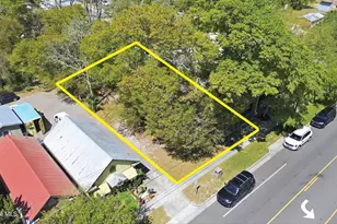 413 N Howe St, Southport, NC 28461 - Photo 1