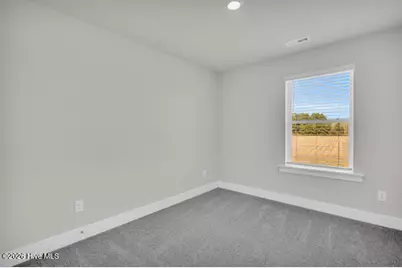 109 N Grassland Road, Surf City, NC 28445 - Photo 10