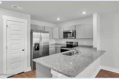 109 N Grassland Road, Surf City, NC 28445 - Photo 2