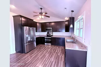 511 N B Street, Bridgeton, NC 28519 - Photo 12