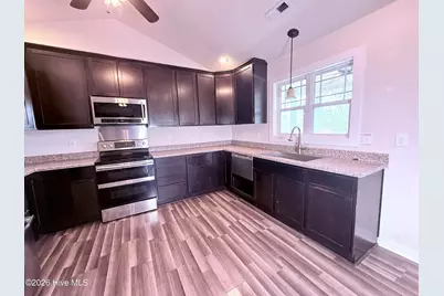 511 N B Street, Bridgeton, NC 28519 - Photo 14