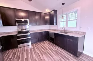 511 N B St, Bridgeton, NC 28519 - Photo 14