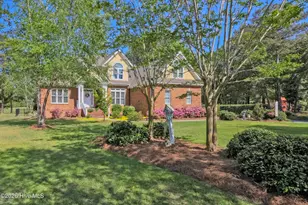 136 Pilot House Dr, Wallace, NC 28466 - Photo 2