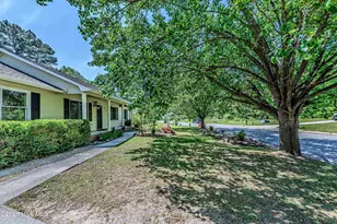 223 Spring Dr, Jacksonville, NC 28540 - Photo 2