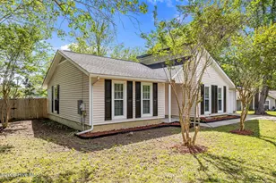 104 Lanell Ct, Hubert, NC 28539 - Photo 2