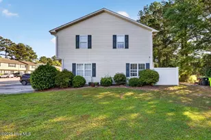 41 Pirates Cove Dr, Swansboro, NC 28584 - Photo 4
