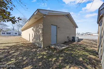 204 E Bayshore Boulevard, Jacksonville, NC 28540 - Photo 16