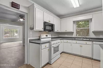 102 S Pineview Avenue, Goldsboro, NC 27530 - Photo 4