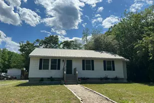 206 D Carlton St, Carthage, NC 28327 - Photo 4