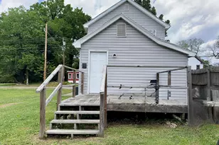 203 King St, Hertford, NC 27944 - Photo 2