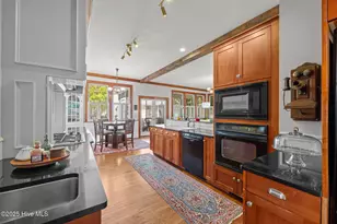 210 New St, New Bern, NC 28560 - Photo 18