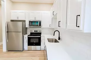 907 Wooster St, Wilmington, NC 28401 - Photo 2
