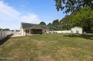 116 Bur Oaks Blvd, Newport, NC 28570 - Photo 8