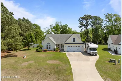 116 Bur Oaks Boulevard, Newport, NC 28570 - Photo 2