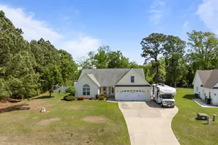 116 Bur Oaks Blvd, Newport, NC 28570 - Photo 2