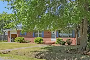 610 W Church St, Beulaville, NC 28518 - Photo 1