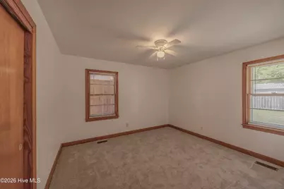 610 W Church Street, Beulaville, NC 28518 - Photo 14