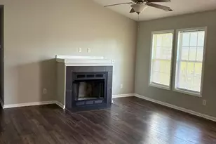 506 SW Ridge Dr, Richlands, NC 28574 - Photo 2