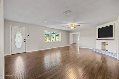 113 Stuart Avenue, Lake Waccamaw, NC 28450 - Photo 4