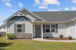 221 Breakwater Dr, Sneads Ferry, NC 28460 - Photo 2