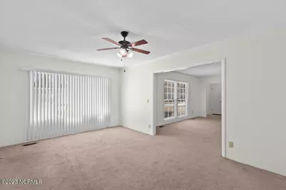 219 Edgewood Drive, Jacksonville, NC 28546 - Photo 6
