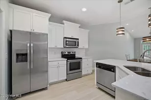 1175 Greensview Cir, Leland, NC 28451 - Photo 10