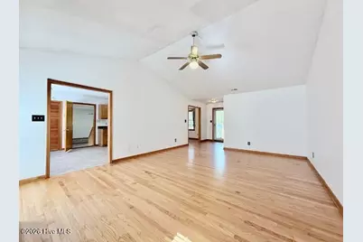 1215 Willow Springs Drive W, Richlands, NC 28574 - Photo 4