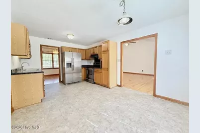 1215 Willow Springs Drive W, Richlands, NC 28574 - Photo 8
