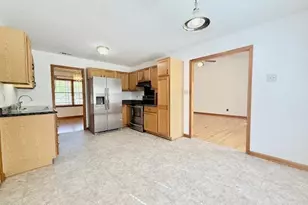1215 Willow Springs Dr W, Richlands, NC 28574 - Photo 8