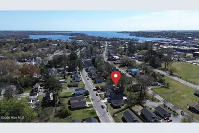 305 W Cypress Street, Elizabeth City, NC 27909 - Photo 2